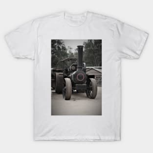 Vintage steam traction engine T-Shirt